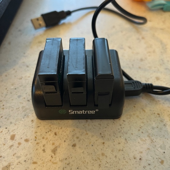 Go Pro Hero 4 Bundle - Picture 4 of 6